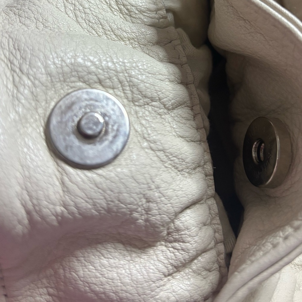 Furla cream/white handbag Pre Loved - Picture 4 of 10